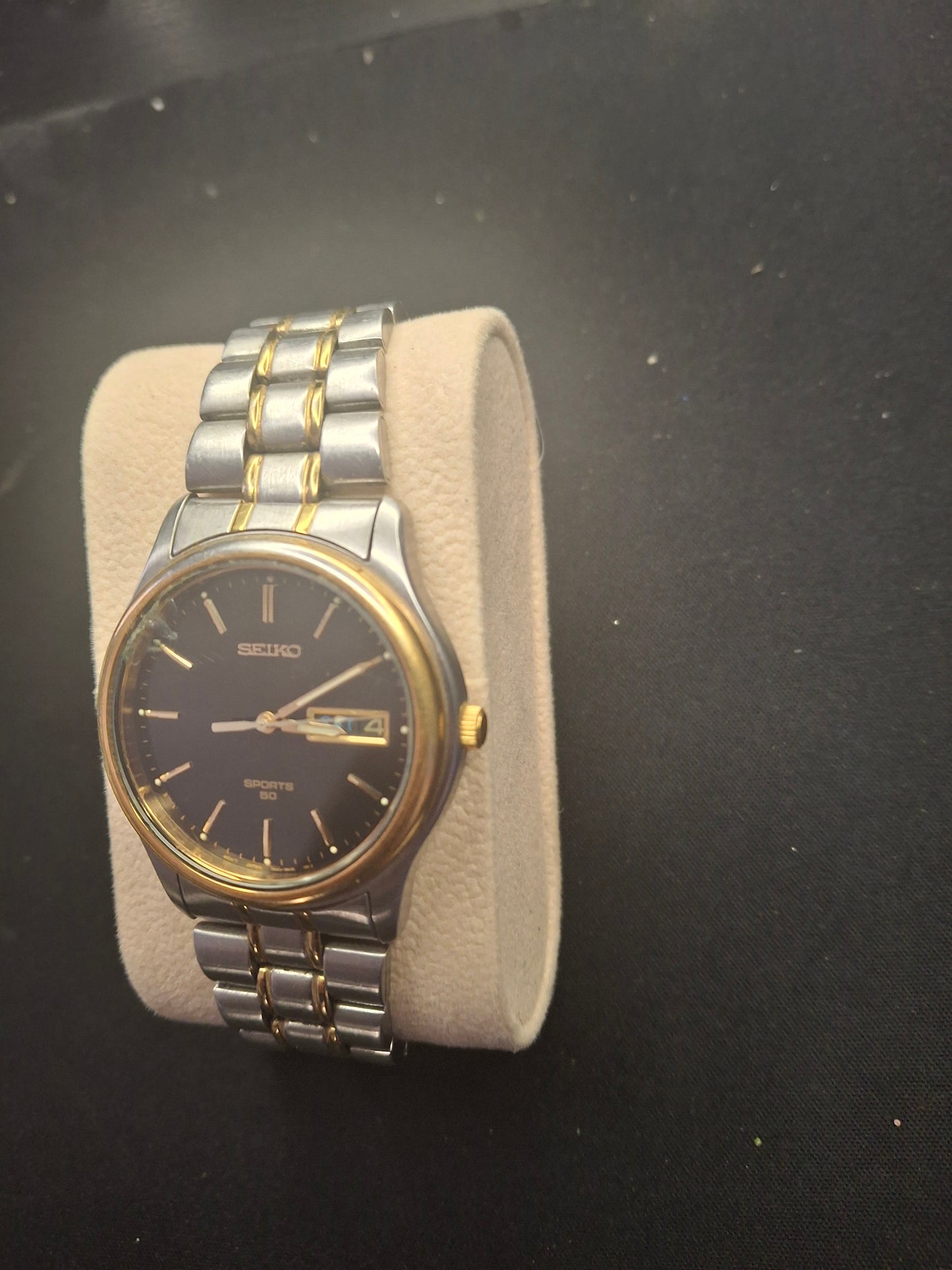 Seiko Watch Men 35mm Black Dial Gold & Silver Tone Daydate 7n43-8a39 Not Working